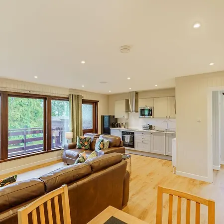 Conifer Lodge 25 With Hot Tub Newton Stewart Exterior photo