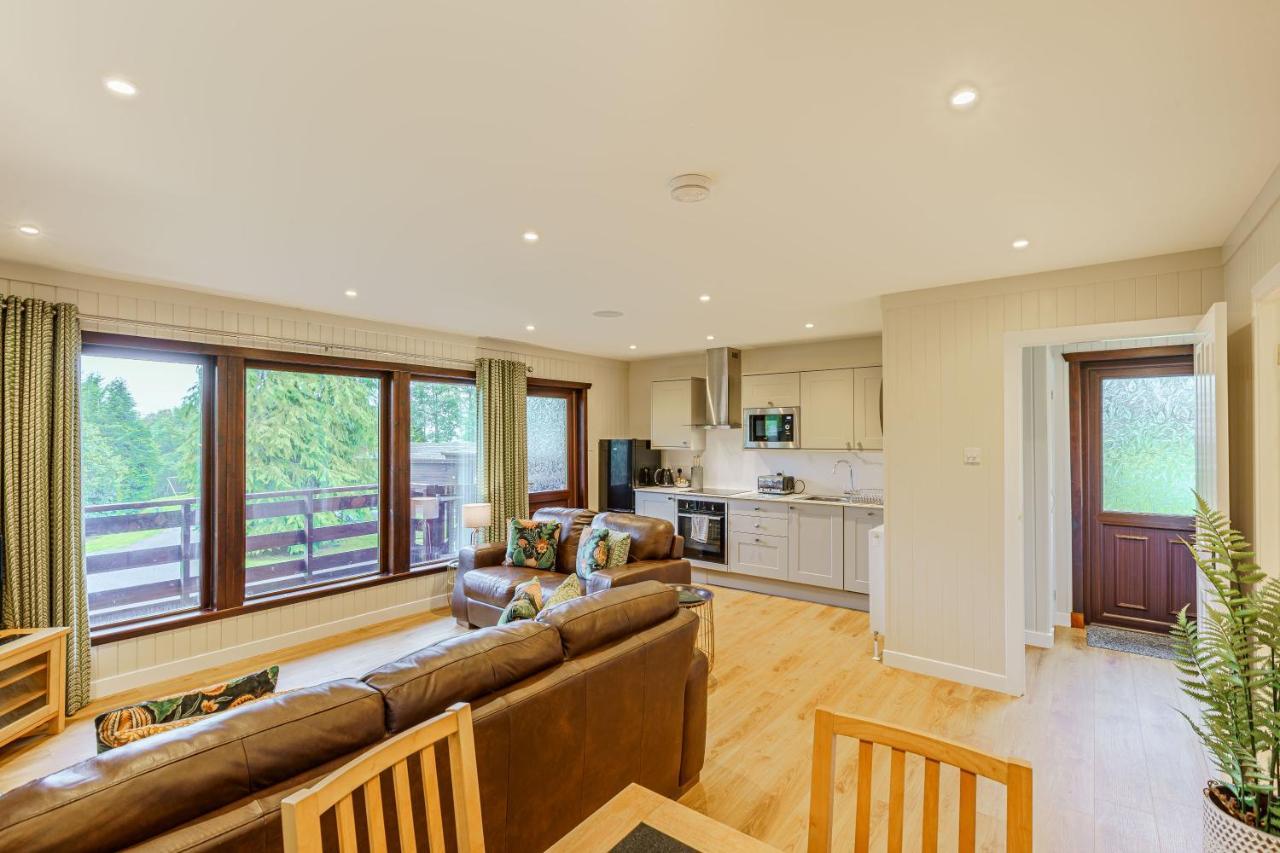 Conifer 25 With Hot Tub Newton Stewart